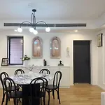 Eastern Hub - Bund Branch New Chic 3-Bedroom At Downtown Area Near Attractions, 200M From Subway